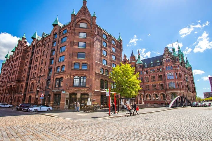 3 Hour Walk of Hamburg’s Most Famous Brew Pubs with a Local