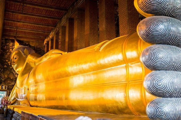 Bangkok's Landmarks Tour : GrandPalace WatTraimit WatPho WatArun