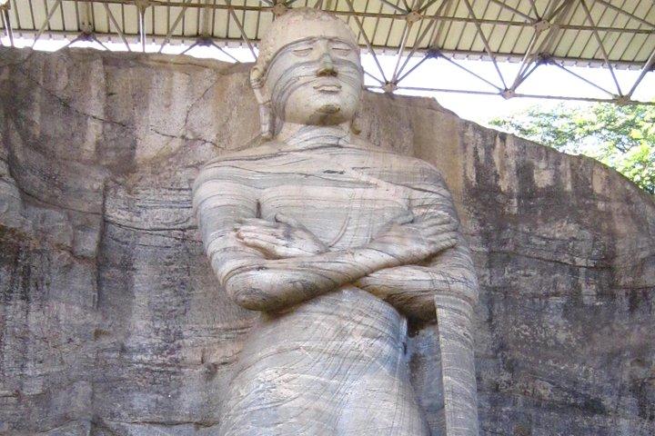 4 Days Tour To Polonnaruwa Sigiriya Dambulla Kandy & Nuwara Eliya