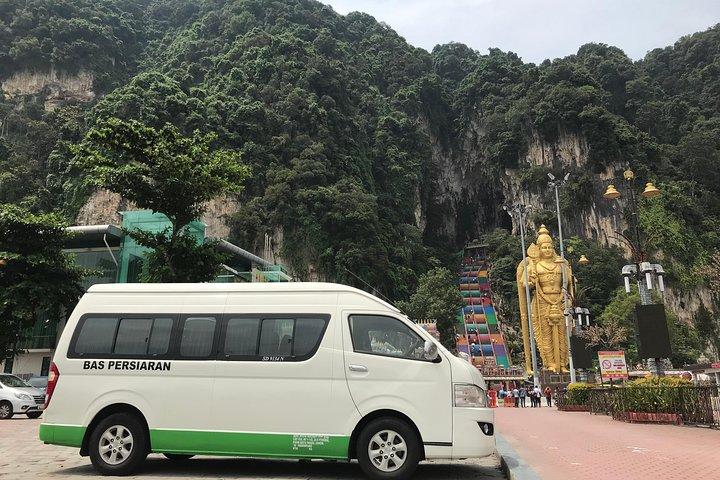 °17or19 Hrs Kuala Lumpur Van Tour from Singapore w' Tour Guide