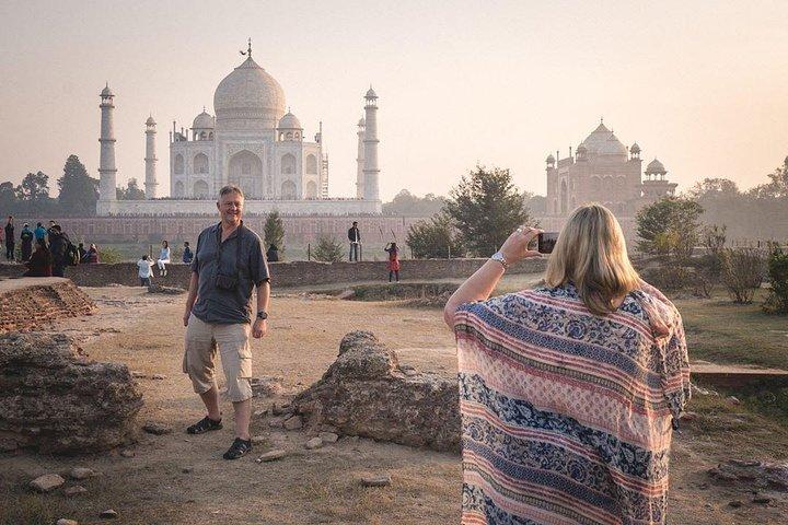 Skip The Line Taj Mahal, Agra Fort & Mehtab Garden Tour