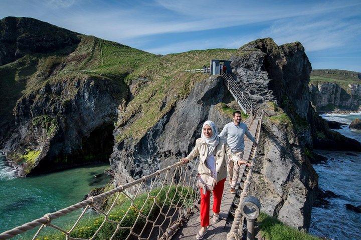 2-Day Northern Ireland Tour from Dublin Including Belfast and Giants Causeway