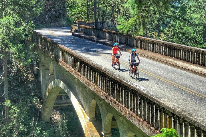 Hike and Bike Tour to Columbia River Gorge Waterfalls