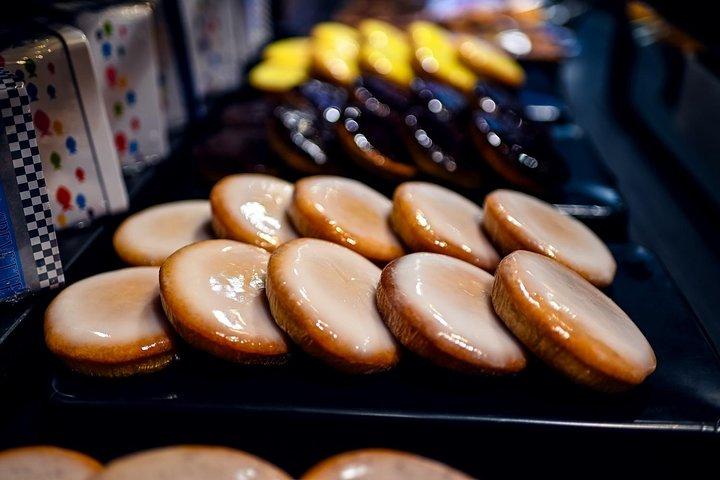 Private Montmartre Food Tour with Wine, Cheese and Pastries