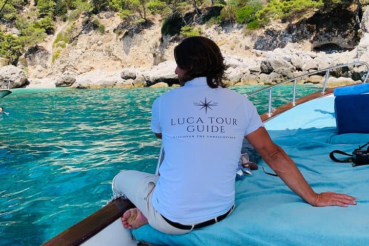 Visit Capri, Sorrento and Pompeii in one day