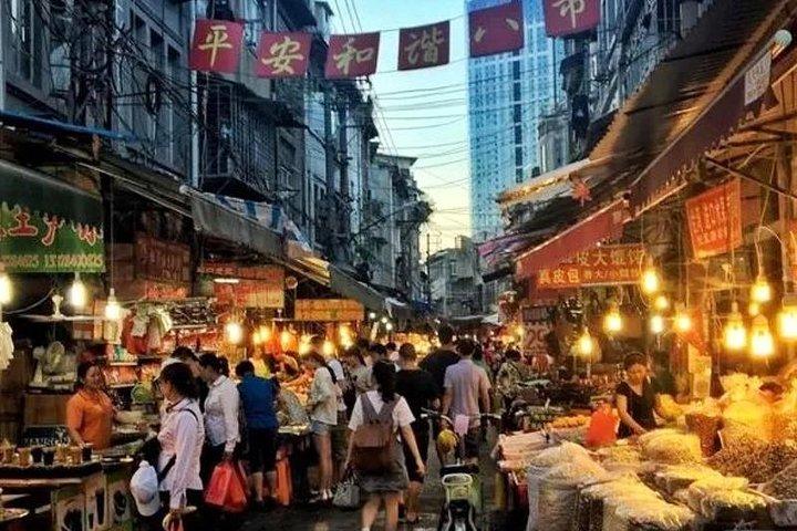 4-Hour Xiamen Private Local Food Market Experience