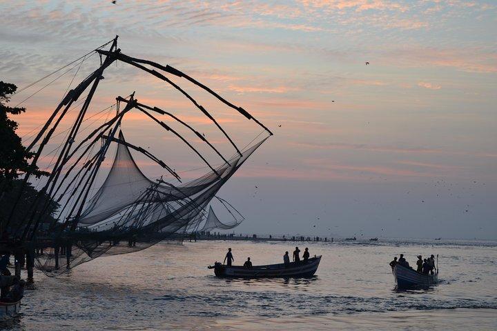 Colors of Kochi: City Tour & Kathakali Experience