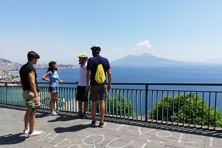 Naples panoramic e-bike(pedal assisted)ride with pizza tasting