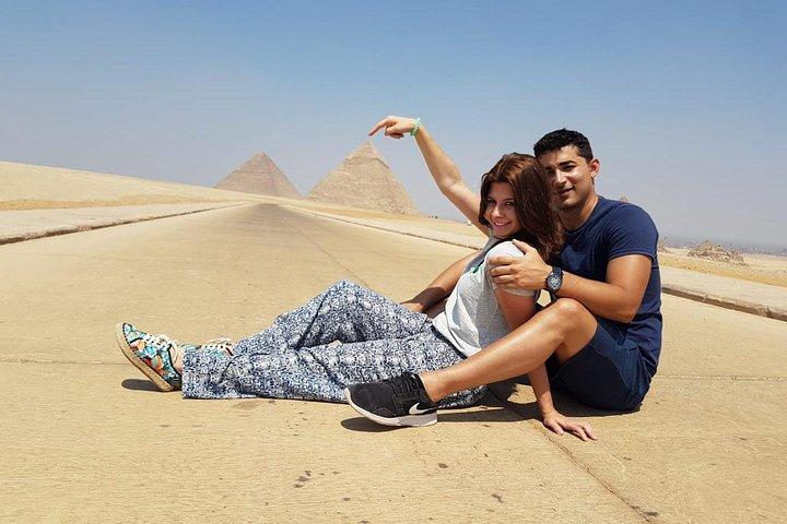Private 8-Hour Tour Giza Pyramids and National Museum of Egyptian Civilization