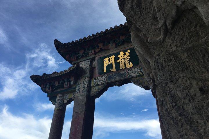 Kunming City Tour: Dragon Gate, Huating Temple and Daguan Pavilion