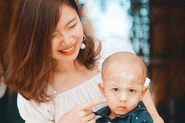 Yangon Private Instagram Photo Tour with Personal Photographer