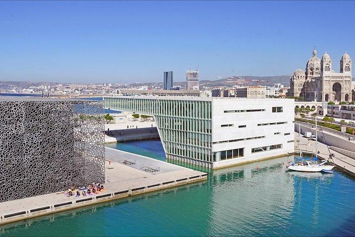 Private transfer by car: Airport from / to the City or Port of Marseille