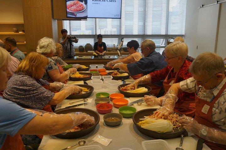 Seoul Cultural Tour - Kimchi Making, Gyeongbok palace with Hanbok