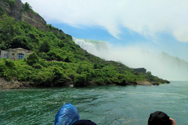 Niagara Falls in 1 Day: Tour of American and Canadian Sides