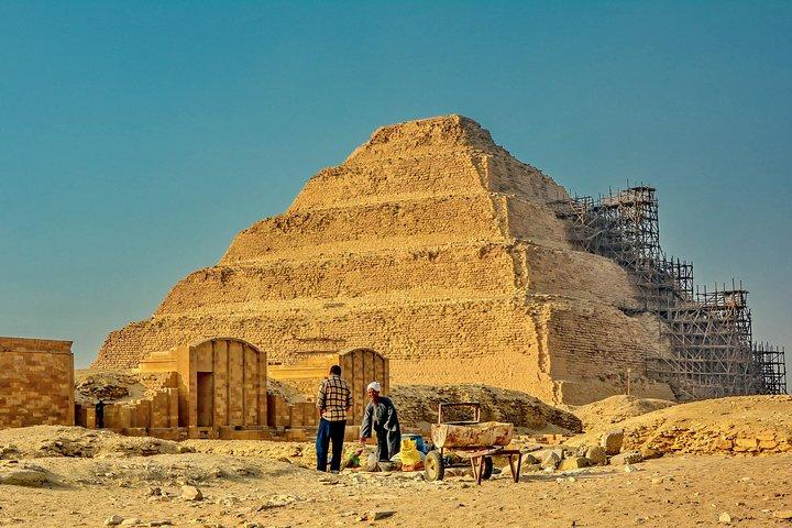 Guided Day Tour to Memphis Saqqara and Giza from Cairo with Lunch