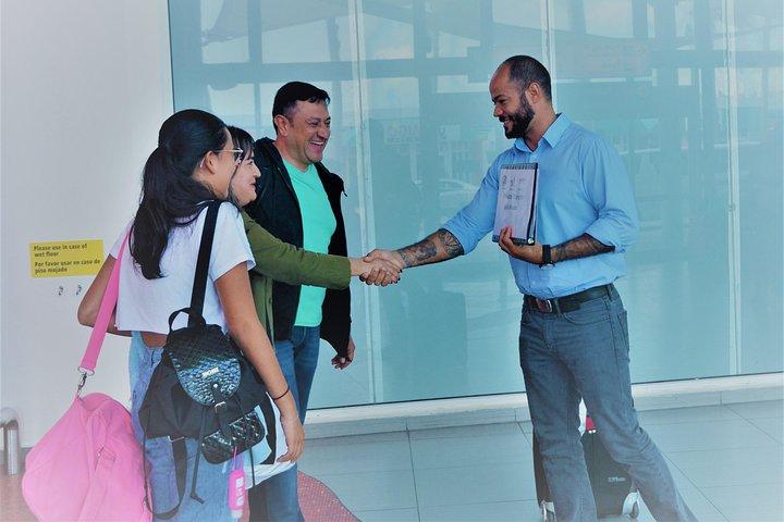 Private roundtrip Airport Transfers in Aruba
