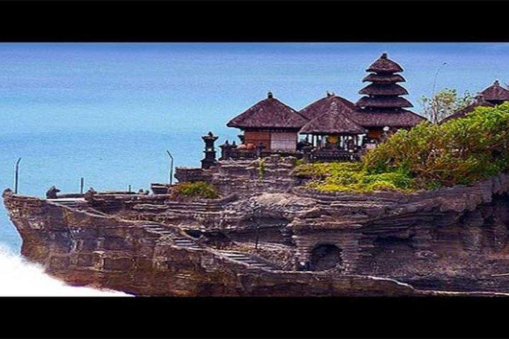 Halfday Tour:Uluwatu Temple,Kecak Dance and Dinner Jimbaran Beach with Transport