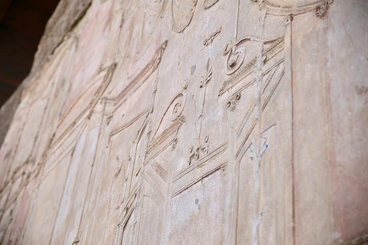 Small Group Guided Walking Tour of Ancient Pompeii Highlights