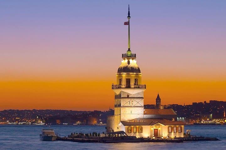 Istanbul Private Yacht Tour on the Bosphorus – 2-Hour Charter
