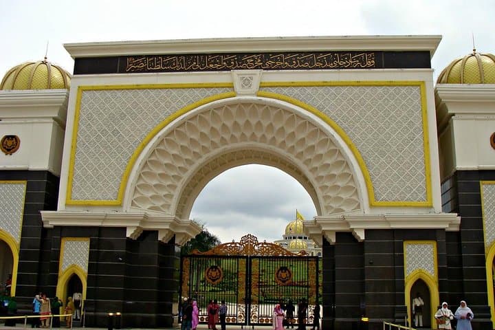 Port Klang Shore Excursion: Kuala Lumpur City & Putrajaya Tour