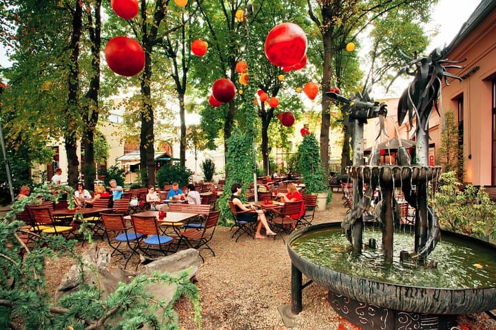 Berlin Private Intro Tour with a Local Guide – Custom & Flexible