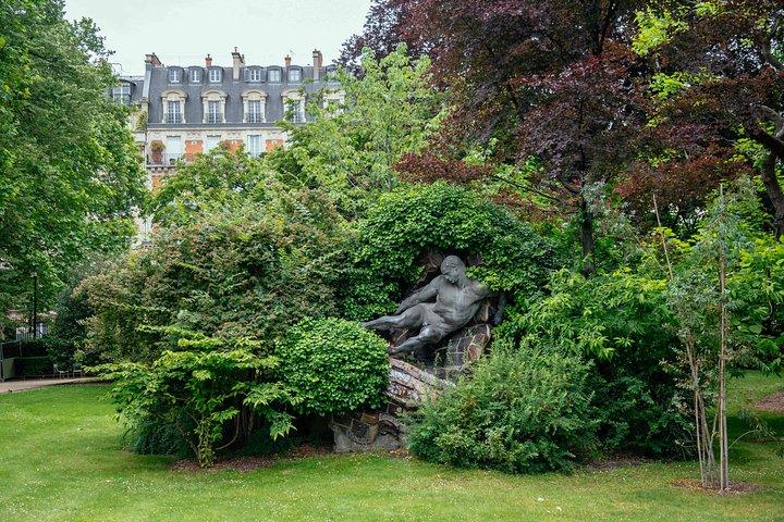 Highlights & Hidden Gems of Ile de Cité & the Left Bank: Private City Tour