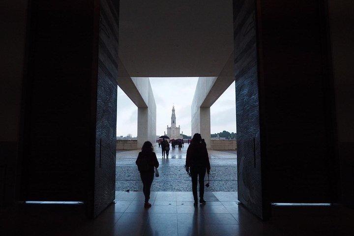 Best Fátima, Óbidos, Nazaré & Batalha Tour From Lisbon