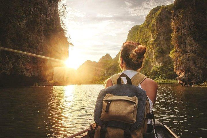 Ninh Binh Day Trip from Hanoi: Hoa Lu, Tuyet Tinh Coc, and Tam Coc