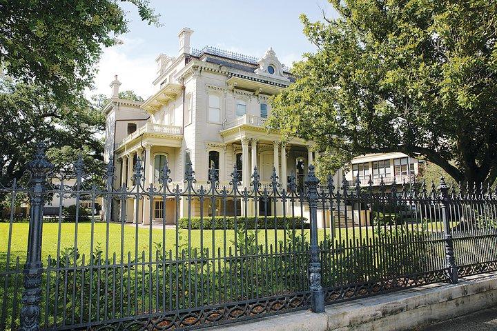New Orleans Homes of the Rich and Famous Tour of the Garden District