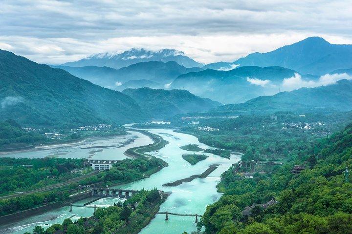 Dujiangyan Irrigation system and Sanxingdui Chinese "pyramid" museum Day-Trip