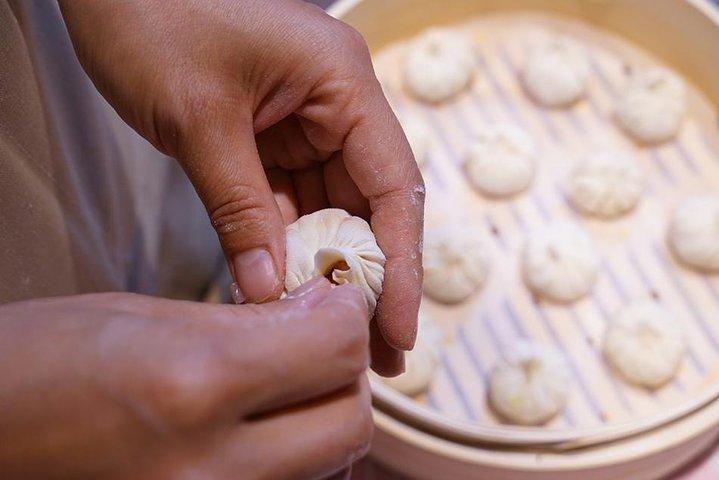 2.5hrs Chinese Kitchen Cooking Class: Xiaolongbao Soup Dumplings