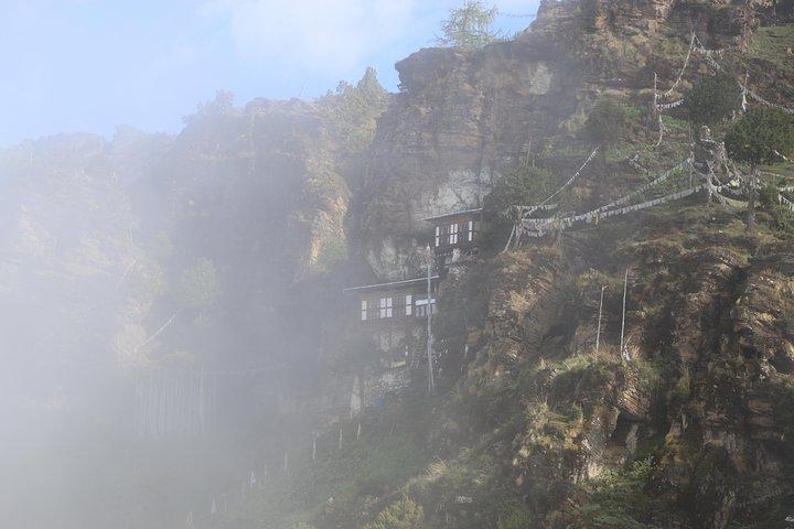 Bumdrak Trek - Tiger's Nest Monastery Overnight Trek