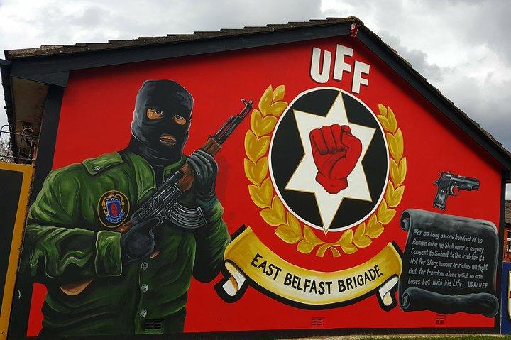 Belfast Political Taxi Tour Murals and Peace Wall