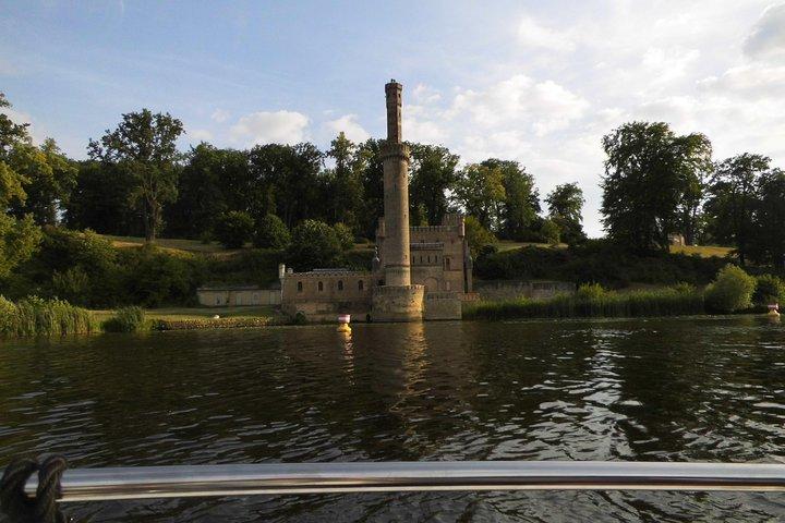 Wannsee Lake Private Boat Tour with Hotel Pick-Up from Berlin