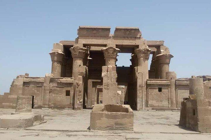Transfer from Aswan to Luxor