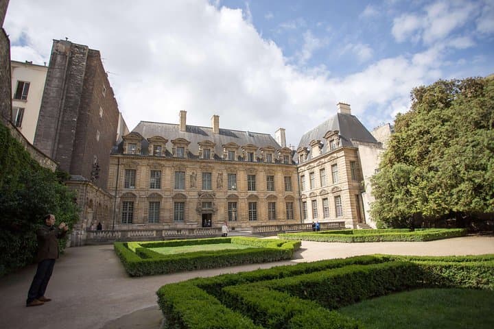 Marais self-guided audio tour: the neighborhood that has it all