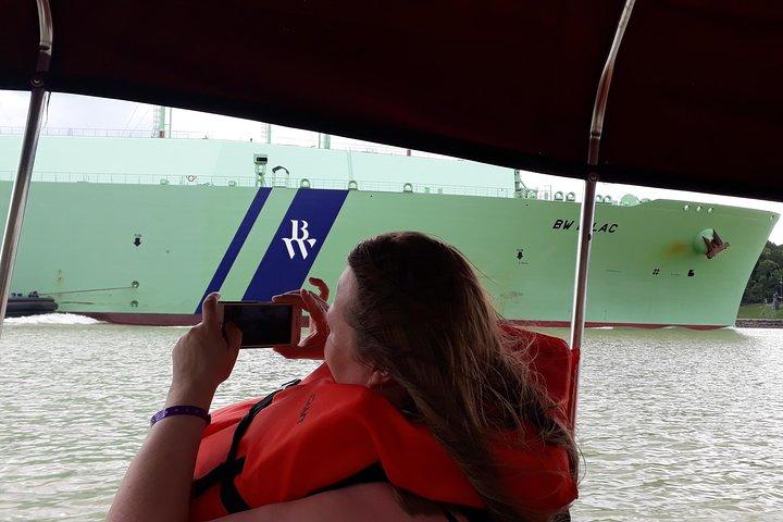 Panama City, Lake Gatun Adventure : Monkey Island