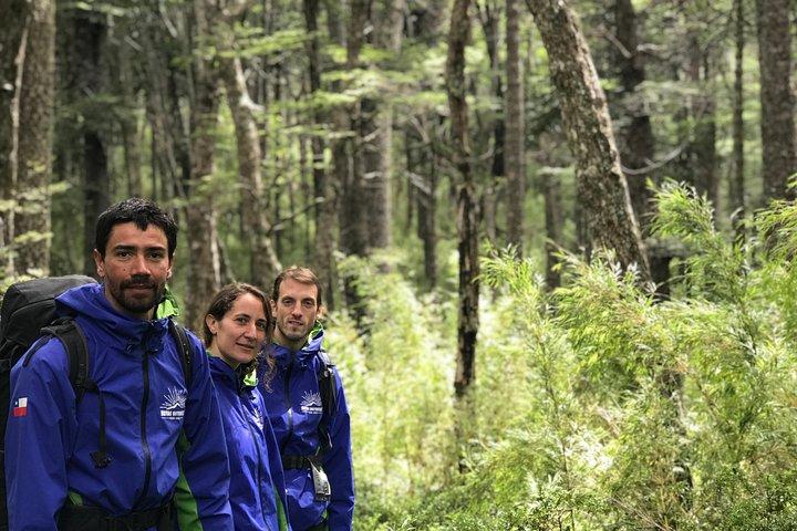 Trekking Mirador el volcano + Geometric hot springs