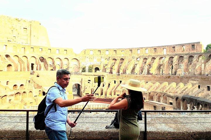 Colosseum Guided Tour with Local Guide, arena option