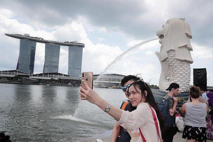 4-Hour Singapore Chauffeured City Tour