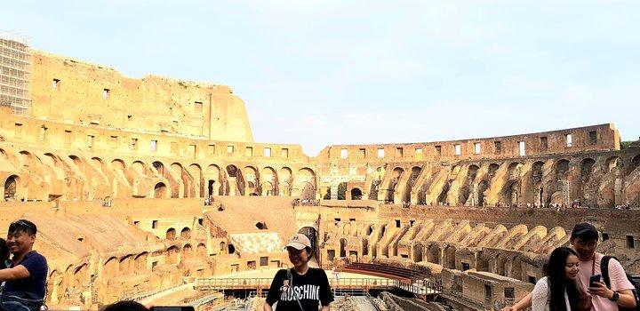 Colosseum Guided Tour with Local Guide, arena option