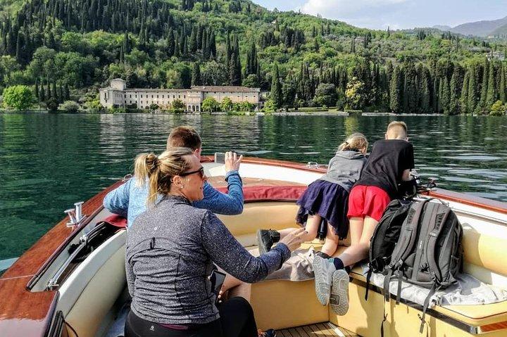 Private boat tour to Isola del Garda and surroundings.