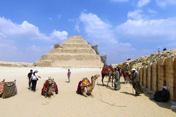 Private Full Day Tour: Great Pyramids & Pyramids at Sakkara & Memphis