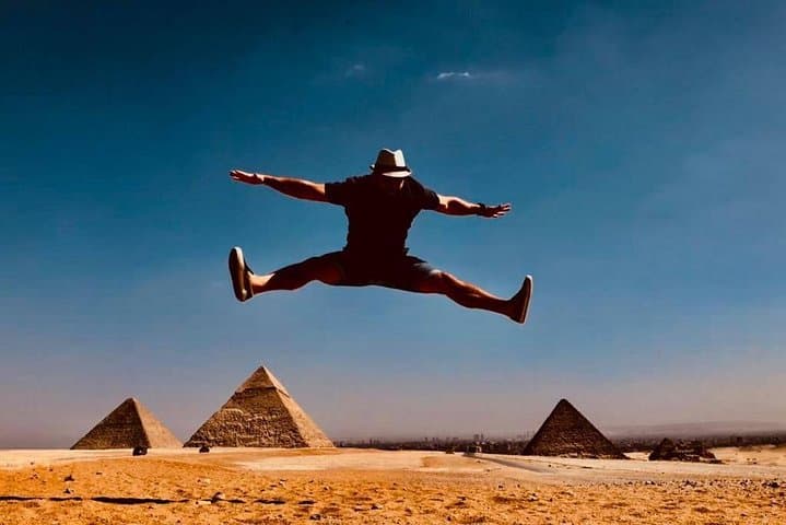 Sightseeing Day Tour to Pyramids, Old Egyptian museum and Bazaar