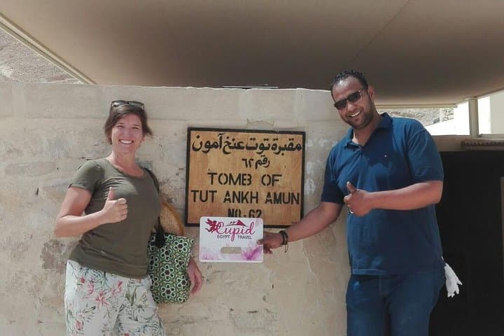 Enjoy 5 Nights Nile Dahabiya includes tours from Luxor to Aswan