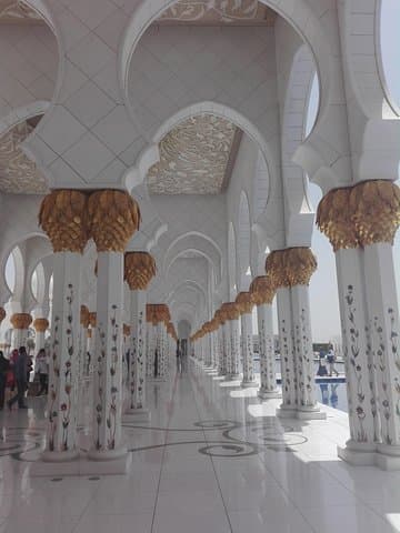 Abu Dhabi Sightseeing with Sheikh Zayed Grand Mosque & Louvre Abu Dhabi Private