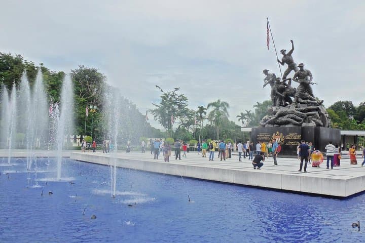 Inspiring Half-Day Kuala Lumpur Landmarks and Temples Tour
