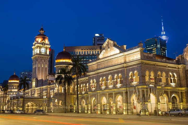 Kuala Lumpur by Night: Cultural Sights, City Lights & Local Vibes