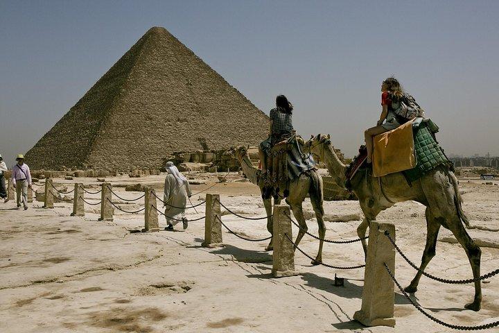 Giza Pyramids and Sphinx Tour With Camel Ride