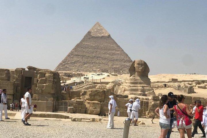 Inclusive Tour To Giza Pyramids, Sphinx, Sakkara, Memphis & Nile Dinner Cruise.